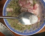 A picture of step 4 of Bún Thịt Nướng with Scallion Oil.