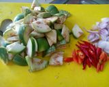 Foto langkah ke 1 dari resep Tumis terong hijau.
