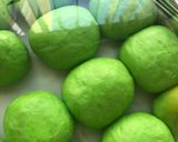 Foto langkah ke 2 dari resep Roti sobek (pandan).