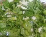 Foto del paso 9 de la receta: Langostinos al ajillo, apio, perejil y manzana, rabas y cornalitos