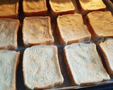 Foto del paso 3 de la receta: Torrijas de leche con cobertura de maní, al horno