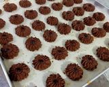 Foto langkah ke 4 dari resep Semprit Cokelat NCC.