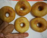 Foto langkah ke 5 dari resep Donat empuk tanpa proofing.
