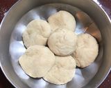 A picture of step 4 of Mini Dal Paratha.