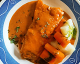 Foto del paso 9 de la receta: Merluza en Salsa Marinera Con Patatitas y Zanahorias Hervidas Aliñadas en Aceite de Albahaca