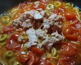 Foto del passaggio 4 della ricetta Linguine al tonno "capricciose"