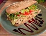 Foto del paso 7 de la receta: Bocadillo crispy de pollo con albahaca, apio & limón // Lemon, basil & chicken Sándwich