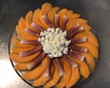 Une image de l'étape 6 de Carpaccio « soleil » melon,jambon de la forêt noire et feta grecque.
