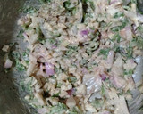 બિસ્કીટ પીઝા (Biscuit Pizza Recipe In Gujarati) રેસીપી સ્ટેપ2ફોટો