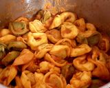 Színes tortellini sálata ágyon recept fázis 2 fotója
