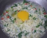 Foto langkah ke 3 dari resep Indomie goreng cabe ijo.