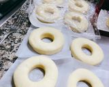 Foto del paso 6 de la receta: Donuts glaseadas y chocolate 😋