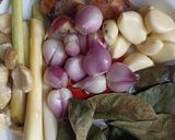 Foto langkah ke 2 dari resep Ayam Ingkung Bumbu Klaten.