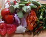 Foto langkah ke 1 dari resep "patin pedas manis petai".