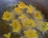 Gambar langkah 3 resipi Cucur Jagung Lemak Manis.