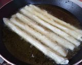 Foto langkah ke 3 dari resep Cheess stick roll.