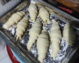 Foto langkah ke 2 dari resep Croffle (Croissant Waffle).