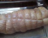 Foto del paso 5 de la receta: Pollo Arrollado, relleno de jamón, queso, morrón y aceitunas