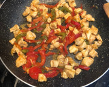 Foto del paso 3 de la receta: Fajitas de pollo con aderezo casero