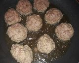 A picture of step 1 of Macaroni and meatballs.