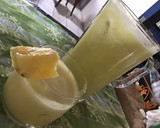 Foto del paso 3 de la receta: Agua de guayaba, apio y Piña