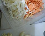 Foto langkah ke 2 dari resep Orak Arik Wortel Ayam.