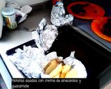 Foto del paso 6 de la receta: Patatas asadas con crema de anacardos y guacamole