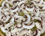 Une image de l'étape 7 de Tarte fine aux poireaux et champignons.