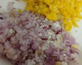A picture of step 2 of Chicken cheese corn crunchy box.