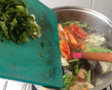 Foto langkah ke 5 dari resep Sayur Sop Bakso.