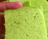 Foto langkah ke 7 dari resep Bolu kukus pandan keju.