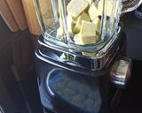 Une image de l'étape 2 de Glace avocat, bananes et lait de coco sans sorbetière.