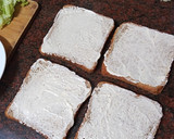 Foto del paso 1 de la receta: Sándwich de fiambre con tomate, lechuga y mayonesa