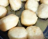 A picture of step 3 of Dahi vada.