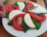 Foto del paso 2 de la receta: Ensalada caprese 🍃🍅