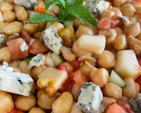 Foto del paso 2 de la receta: Garbanzos con gorgonzola, fresas 🍓 y pomelo ….ufff