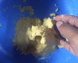Foto langkah ke 2 dari resep Cookies rumahan tanpa oven.