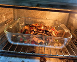 Foto del paso 6 de la receta: Pollo al horno envuelto en champiñones