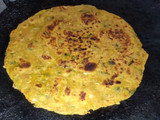 ગ્રીન ઓનિયન એન્ડ ગાર્લીક થેપલા (Green Onion & Garlic Thepla Recipe in Gujarati)