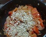 A picture of step 4 of Veg kolhapuri sabji.