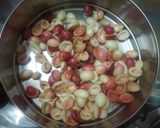 A picture of step 1 of Carissa Karonda Pickle.