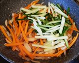 Foto del passaggio 8 della ricetta Japchae (Spaghetti di patate dolci saltati con verdure)