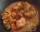 Foto langkah ke 6 dari resep Opor Kering Ayam Tahu Goreng.