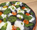 A picture of step 5 of Tricolor Focaccia 🌿⚪🍅.