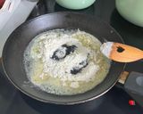 A picture of step 1 of Karī (カレ) (Japanese Curry).