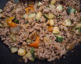 Töltött cukkini darált hússal sok sajttal 🥂🥂 recept fázis 4 fotója