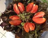 Une image de l'étape 6 de Salade du jardin,tomate cœur de bœuf,fromage frais mariné et ciboulette.