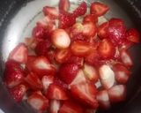 A picture of step 1 of Strawberry compote ❤❤.