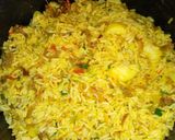 A picture of step 3 of Stir fried rice with minced meat and sunny side up egg.