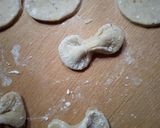A picture of step 6 of Sweet and spicy crackers.